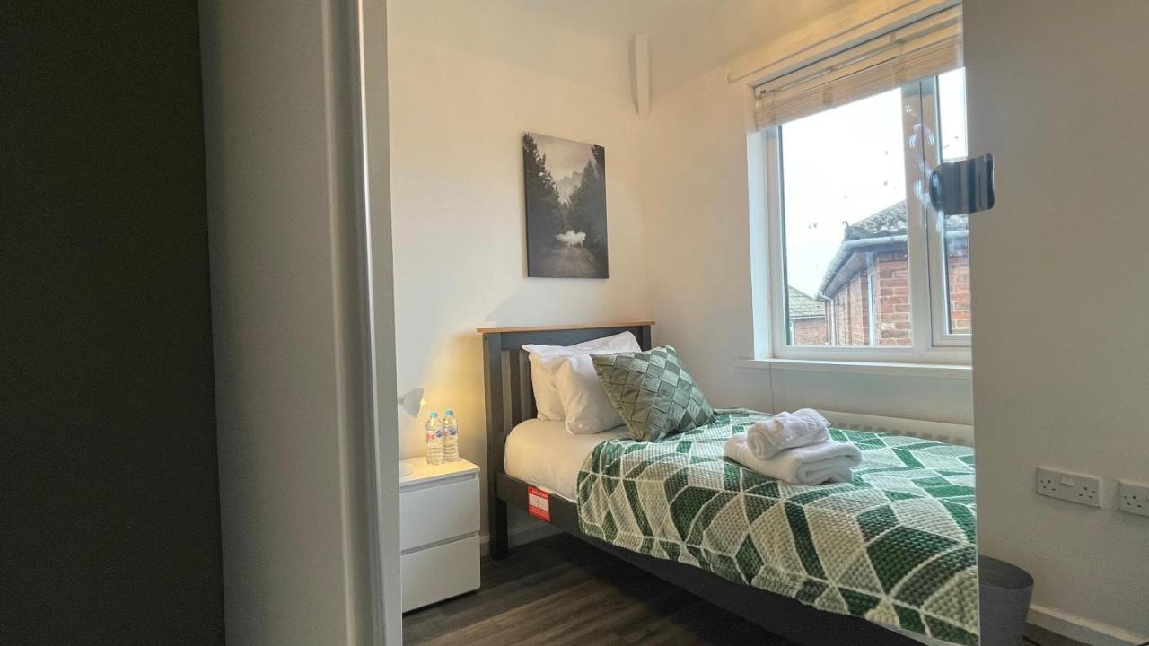 Fully Serviced Three Bed House In Durham Exterior photo